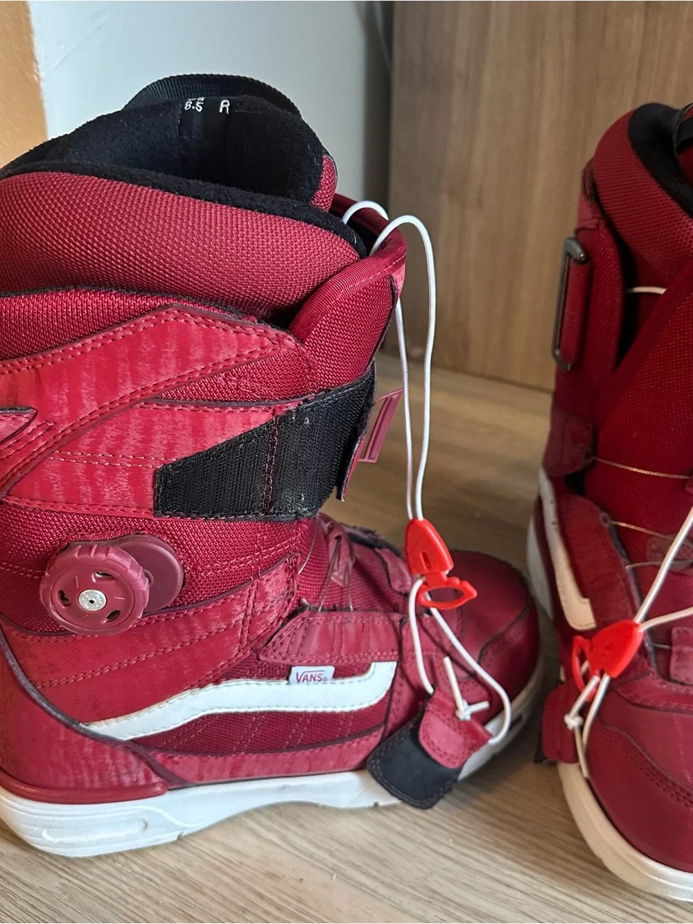 Vans Men’s Red Matlock Snowboard Boots 8.5
